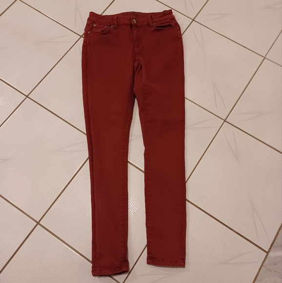 4/$60 Burgundy Curvy Jeggings - Size 28 - Picture 2 of 10